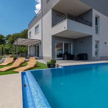 Willa Holiday Trogir-ciovo Goldy