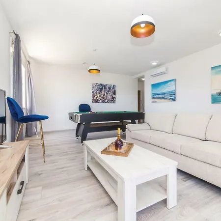 Villa Holiday Trogir-ciovo Goldy *