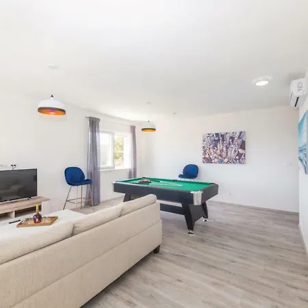 Villa Holiday Trogir-ciovo Goldy *