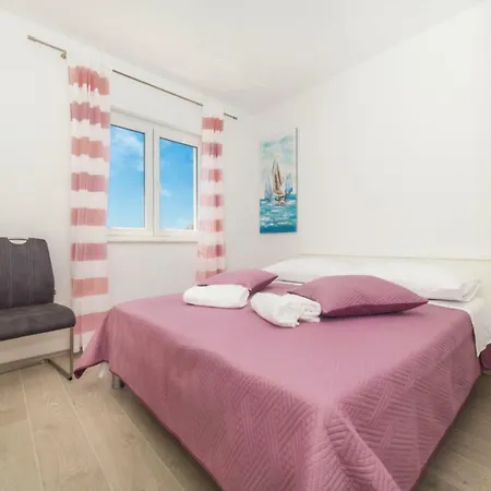 Holiday Trogir-ciovo Goldy *